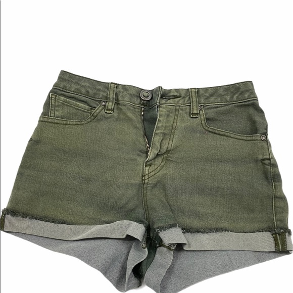 Volcom shorts - Picture 5 of 5